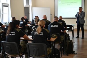 Przyszli chorążowie opuszczają mury kętrzyńskiego ośrodka szkolenia 