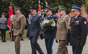 W hołdzie bohaterom 