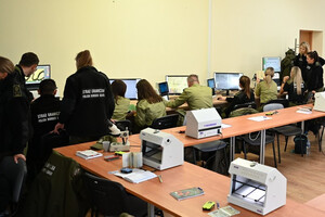 Policja i SG doskonaliła się z zabezpieczeń oraz rozpoznawania podrobionych dokumentów 