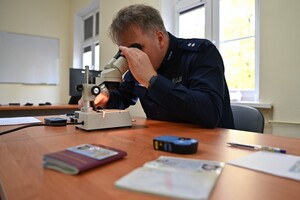 Policja i SG doskonaliła się z zabezpieczeń oraz rozpoznawania podrobionych dokumentów 