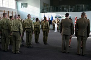 Przyszli oficerowie odebrali dyplomy ukończenia szkolenia w Centrum Szkolenia SG 