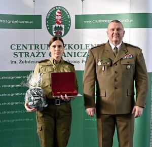 Przyszli oficerowie odebrali dyplomy ukończenia szkolenia w Centrum Szkolenia SG 