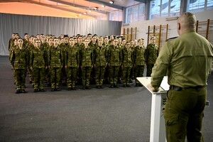 100 przyszłych funkcjonariuszy rozpoczyna szkolenie podstawowe 