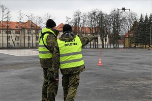 Nowi instruktorzy pilotów bezzałogowych statków powietrznych 
