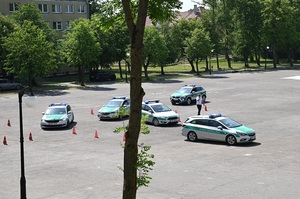 Kurs prowadzenia pościgów pojazdami uprzywilejowanymi 