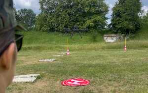 specjalistyczne szkolenie z pilotowania i obsługi dronów 