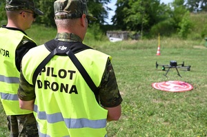 specjalistyczne szkolenie z pilotowania i obsługi dronów 