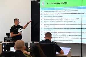 specjalistyczne szkolenie z pilotowania i obsługi dronów 