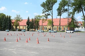 szkolenie z prowadzenia pościgów pojazdami uprzywilejowanymi 