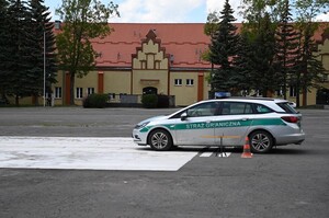 szkolenie z prowadzenia pościgów pojazdami uprzywilejowanymi 