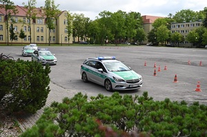 szkolenie z prowadzenia pościgów pojazdami uprzywilejowanymi 