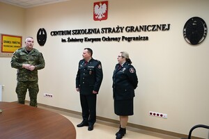 Komendant CSSG z przedstawicielami litewskiej służby 