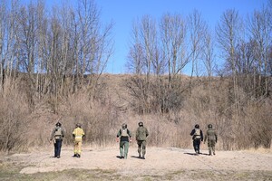 Instruktorzy CSSG i słuchacze podczas zajęć praktycznych 