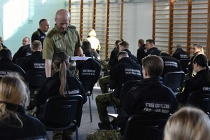 Rozdanie kart egzaminacyjnych 