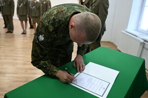 Podpisanie aktu ślubowania 