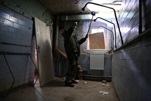 Funkcjonariusz w trakcie szkolenia 