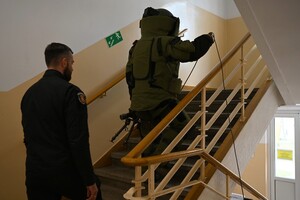 Funkcjonariusze w trakcie szkolenia 