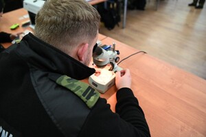 Funkcjonariusz w trakcie szkolenia