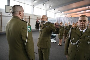uroczyste pożegnanie funkcjonariuszy odchodzących na emeryturę 