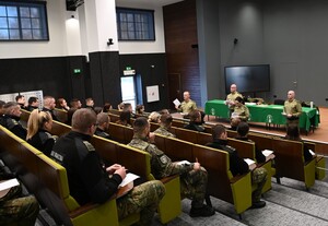 Rozdanie kart egzaminacyjnych 