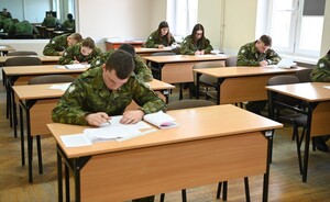 Funkcjonariusze podczas egzaminu 