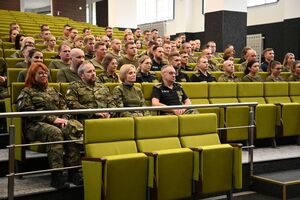 Uroczyste zakończenie szkoły chorążych w CSSG 