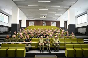 Uroczyste zakończenie szkoły chorążych w CSSG 
