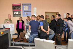 Studenci z Wyższej Szkoły Policji Saksonii w Rothenburgu 